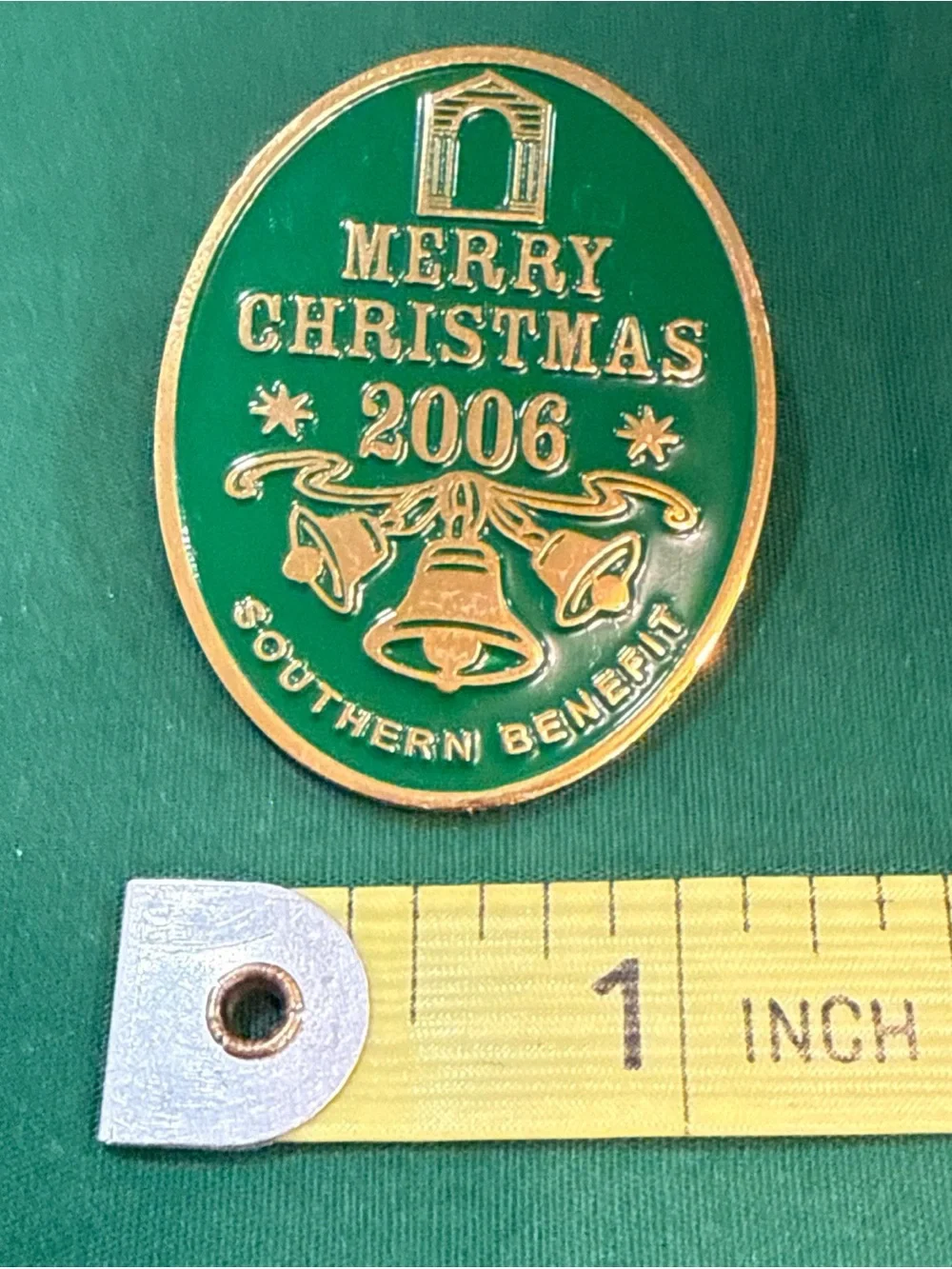 2006 Merry Christmas Southern Benefit Pin. 66C
